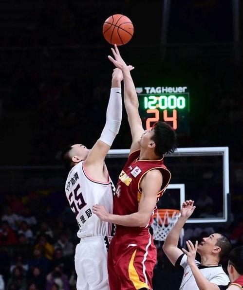 杨鸣个人资料图片,篮球场上的璀璨明星，赛场内外的人生传奇